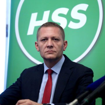 HSS zbunjuje birače: Beljak napada HDZ, a njegov bliski suradnik klanja se do poda Plenkoviću