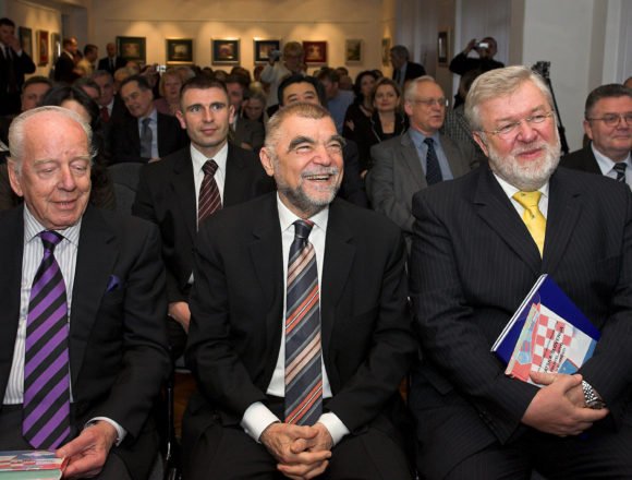 Lončar i Mesić hvale komunizam i napadaju današnju Hrvatsku: Jugoslavija nije bila diktatura, danas je na djelu ustašizacija Lončar i Mesić hvale komunizam i napadaju današnju Hrvatsku: Jugoslavija nije bila diktatura, danas je na djelu ustašizacija