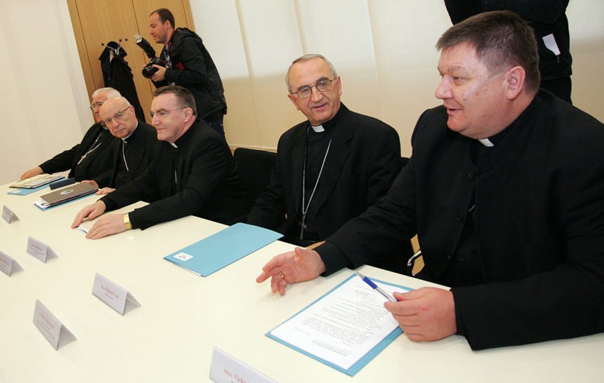 Biskupi čestitali predsjedniku Milanoviću i pohvalili ga što nije dopustio da se zviždi Kolindi