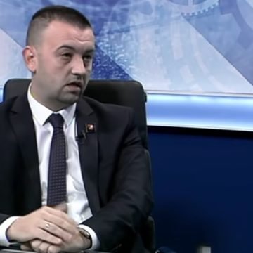 Pavliček poručio Pupovcu: U svijetu nema veće demokracije od ove u Vukovaru gdje u istom mjestu žive i agresori i žrtva