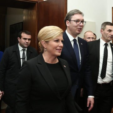 Radeljić: Predsjednica je obećala Vučiću da neće koristiti termine “velikosrpska agresija” i “genocid u Srebrenici”