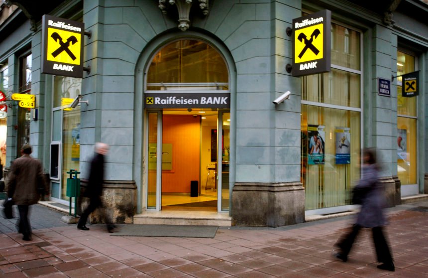Skandal: Hoće li  zbog sramotnog oglasa otići šef Raiffeisen banke Michael Georg Müller