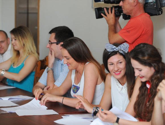 Zašto mladi Hrvati masovno idu studirati u inozemstvo: Profesori su susretljiviji, fakulteti bolje opremljeni… Zašto mladi Hrvati masovno idu studirati u inozemstvo: Profesori su susretljiviji, fakulteti bolje opremljeni…
