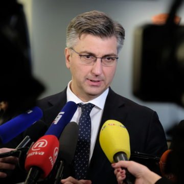 Premijer dobio nagradu: Plenković u društvu Junckera,  Genschera, Tadića,  ali i Borisa Beckera, Nene i Boba Geldofa