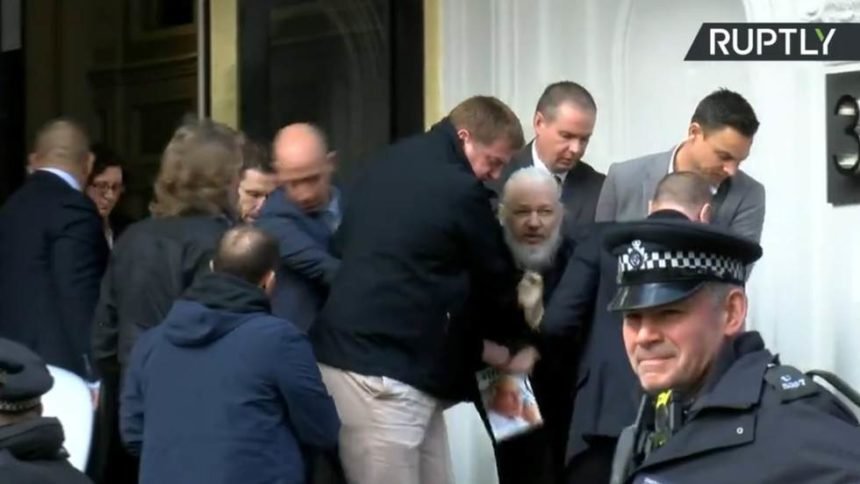 Britanci slavodobitno objavili: Uhićen Julian Assange!