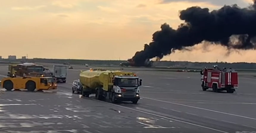 Zapalio se zrakoplov na moskovskom aerodromu. Ima i poginulih