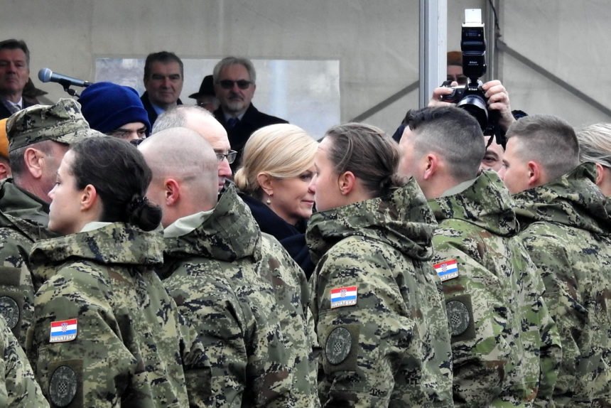 Spektakularan početak predsjedničke kampanje: Kolinda će skočiti padobranom na svoje Grobničko polje?