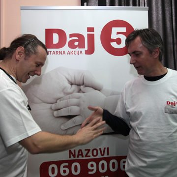 Humanitarna akcija “Daj 5”: Što se dogodilo? Škoro: “Pomozi sirotu na svoju sramotu”