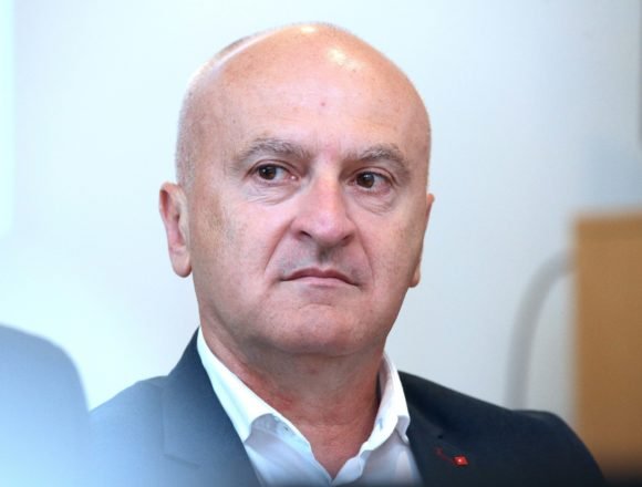 Fred Matić nije nimalo lijepo govorio o svojim kolegicama iz HDZ-a i Poljacima: Evo što im zamjera Fred Matić nije nimalo lijepo govorio o svojim kolegicama iz HDZ-a i Poljacima: Evo što im zamjera