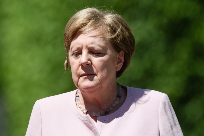 Merkel o tremoru: “Osjećam se dobro. Proći će kao što se pojavilo”
