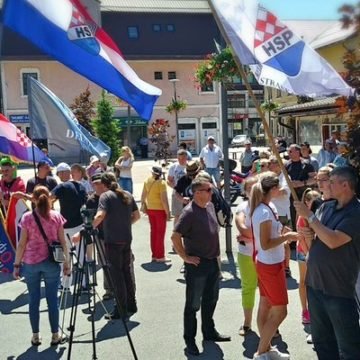 Predsjednik HSP-a Starčević na prosvjedu protiv ulaska ilegalnih migranata: Hrvatska vojska mora čuvati granice