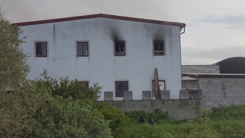 U požaru  izgorio prihvatni centar za migrante u Velikoj Kladuši: Gdje će sada biti smješteni?