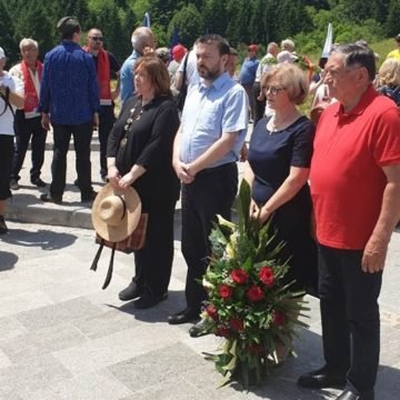 Obilježavanje bitke na Sutjesci: Zašto je Plenković poslao svog izaslanika koji je položio vijenac “partizanskim herojima”?