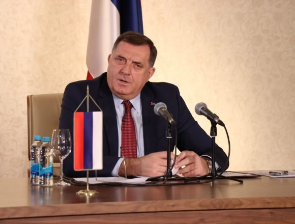Dodik protiv zakona o negiranju genocida: “Srbi imaju kosovski mit, bošnjaci srebrenički” Dodik protiv zakona o negiranju genocida: “Srbi imaju kosovski mit, bošnjaci srebrenički”