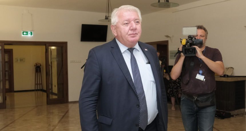 Plenković je zadovoljan s Pupovčevom “isprikom”: Predsjednik Hvidre Đakić misli posve suprotno