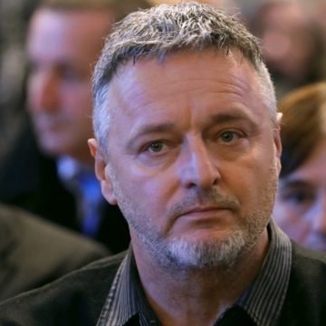 Igor Peternel brani  Thompsona od “prizemnih manipulacija” Zorana Milanovića: Potpuno neargumentirano napada pozdrav HOS-a