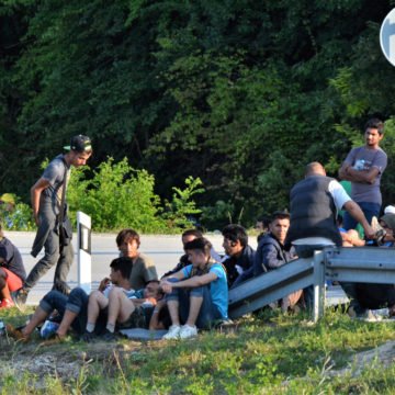 18 migranata ozlijeđeno blizu hrvatske granice: Zbog “incidenta” intervenirala granična policija BiH