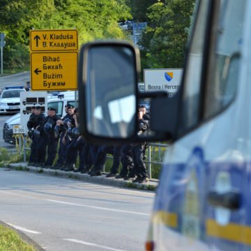 Perfidna politika Bosne i Hercegovine: Zašto je kamp za migrante napravila tik uz granicu s Hrvatskom?