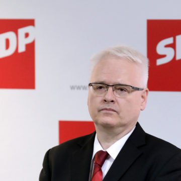 Josipović žestoko napao Kolindu: Optužio ju je da je bila alkoholizirana na proslavi Oluje