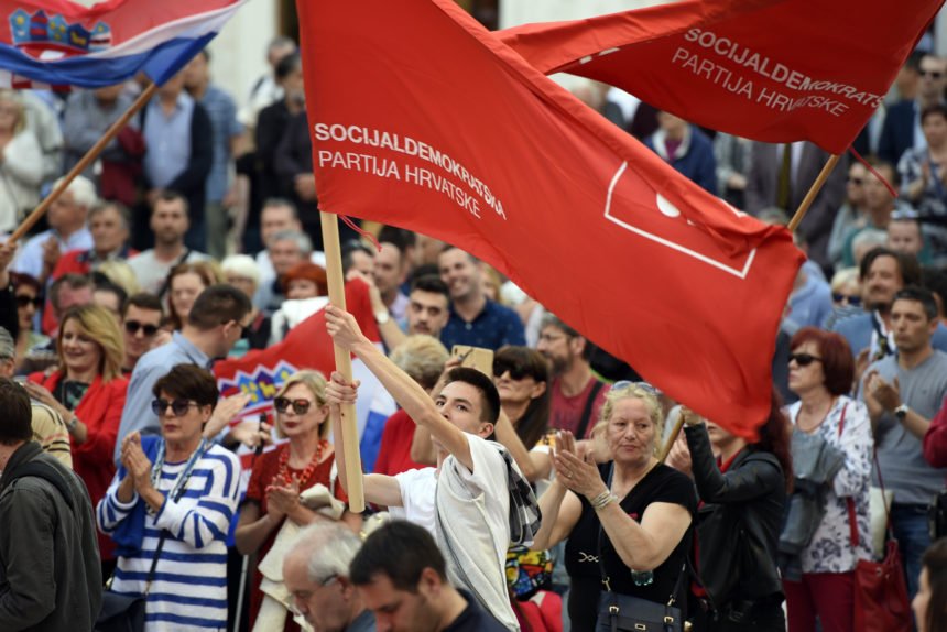 Partizanski spomenik poliven crnom bojom: Splitski SDP optužio Plenkovića i Oparu da podržavaju “društveno crnilo” i “anti-antifašizaciju”