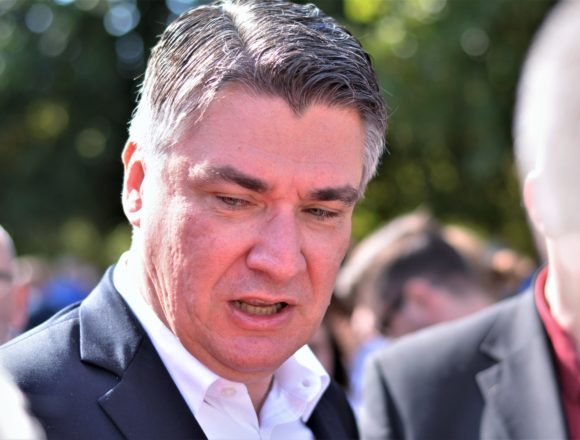 Tragedija u obitelji Zorana Milanovića: Prije mjesec dana preminuo mu je otac, a sada i brat Tragedija u obitelji Zorana Milanovića: Prije mjesec dana preminuo mu je otac, a sada i brat