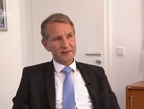 Tko je vođa sve jače desne struje AfD-a: Njegovi oponenti tvrde da koristi rječnik nacionalsocijalizma. Otvara pitanje holokausta Tko je vođa sve jače desne struje AfD-a: Njegovi oponenti tvrde da koristi rječnik nacionalsocijalizma. Otvara pitanje holokausta