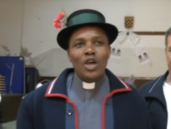Bio je medijska zvijezda, sada tvrdi da je žrtva rasizma: Svećenik iz Tanzanije pritvoren zbog spolnog zlostavljanja djevojčice Bio je medijska zvijezda, sada tvrdi da je žrtva rasizma: Svećenik iz Tanzanije pritvoren zbog spolnog zlostavljanja djevojčice