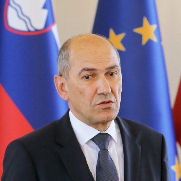 Janša tvrdi da Bruxelles slovenske kritike Hrvatskoj ne shvaća ozbiljno: Mi smo preko granice pustili pola milijuna imigranata