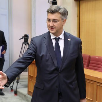Plenković pristao na ucjene sindikata i koalicijskih partnera: Rast će plaće svim državnim službenicima