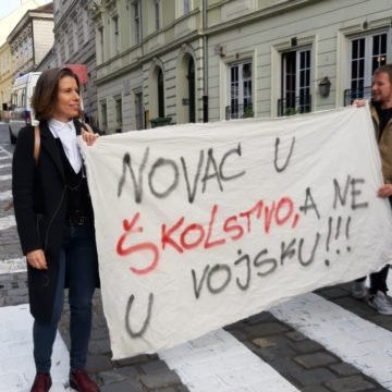 Kandidatkinja Radničke fronte Katarina Peović: Novca za prosvjetare ima, uzmite od vojske