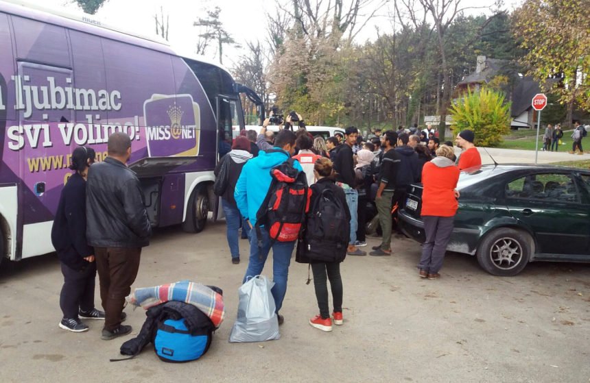 Što se događa u Bihaću: Migranti će moći napustiti kamp samo ako idu u Hrvatsku?