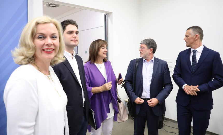 Velika koalicija SDP-a i HDZ-a u Bruxellesu: Samo Sinčić i Kolakušić glasali protiv Ursule i Šuice