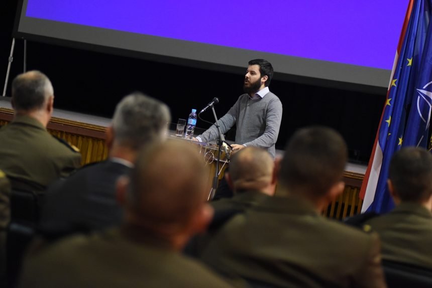 Zašto je ministar Krstičević organizirao predavanje Mate Rimca na Hrvatskom vojnom učilištu?