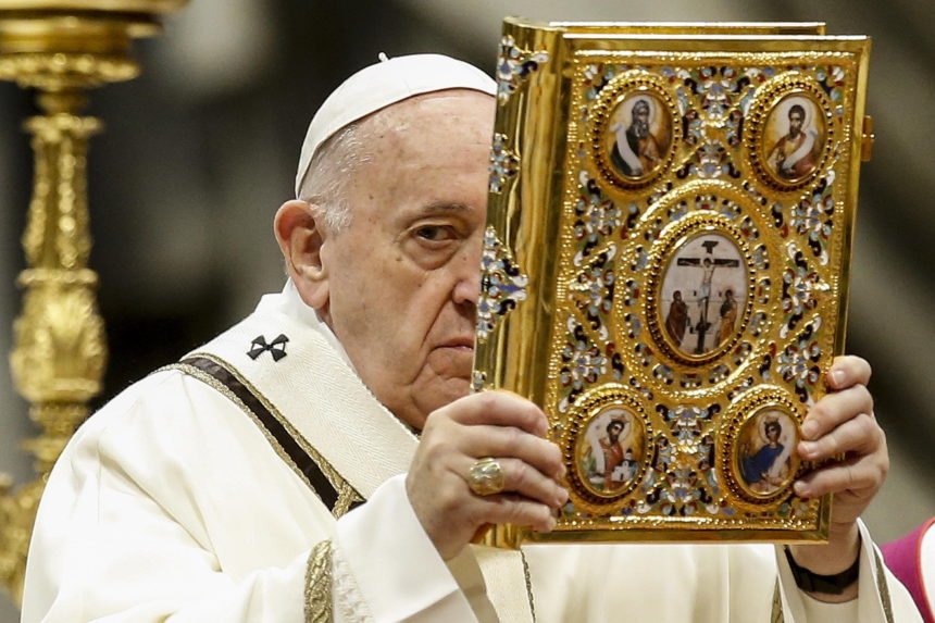 Papa Franjo imao operaciju koja je trajala čak pet sati: Evo što se dogodilo