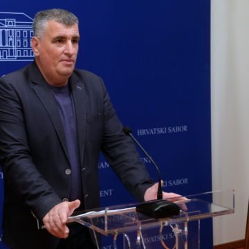 Miro Bulj se obrušio na ministra Ćorića: Zašto mu smeta braniteljica i doktorica Ljiljana Zmijanović