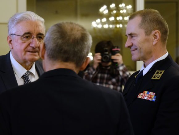 Miroslav Tuđman se zalaže za legalizaciju frakcija u HDZ-u: Otkrio je i što je njegov otac ponudio Mesiću i Manoliću Miroslav Tuđman se zalaže za legalizaciju frakcija u HDZ-u: Otkrio je i što je njegov otac ponudio Mesiću i Manoliću