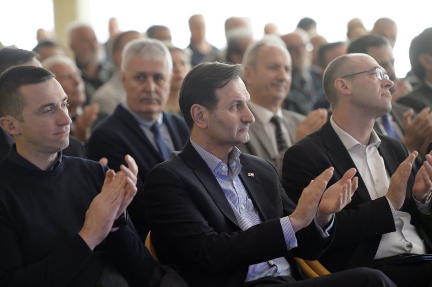 Kovač optužio Plenkovića da provodi politiku SDP-a i Milanovića: Napali su Imotski, a u redu su im jugo zastave u Rijeci i naslovnice u Novostima