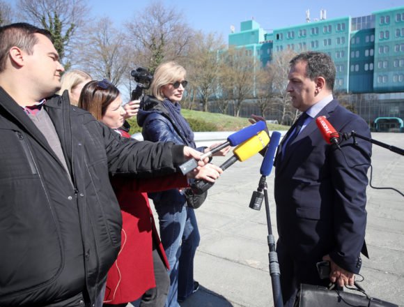 Dramatično u bolnici Dubrava: Dao ostavku doktor zadužen za kvalitetu? Dramatično u bolnici Dubrava: Dao ostavku doktor zadužen za kvalitetu?
