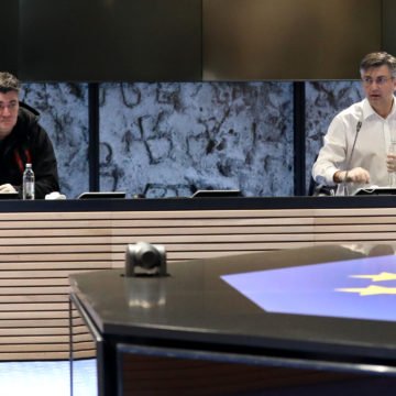 Najsnažniji potres u Zagrebu u posljednjih 140 godina: Premijer Plenković pozvao ljude da ne paničare i da ostanu vani