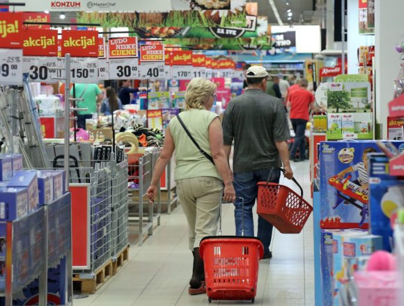 Trgovci trljaju ruke: Svi kukaju kako im je skupo, a kupuju kao ludi – ovo je rast prometa u lipnju