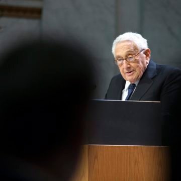 Henry Kissinger iznenadio svijet: Nagovara Ukrajinu da se odrekne dijela svog teritorija?