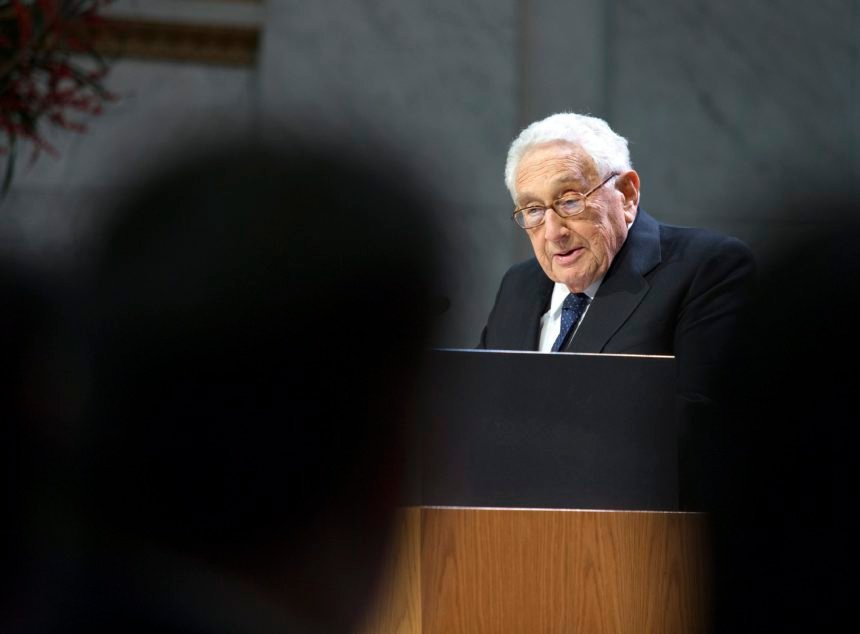 Henry Kissinger iznenadio svijet: Nagovara Ukrajinu da se odrekne dijela svog teritorija?