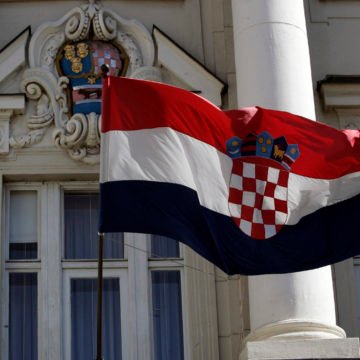 HAZU: Prijepori vezani za početno polje, bijelo ili crveno, u hrvatskom grbu su – lažna dvojba