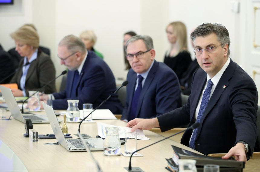 Tko je Tomislav Ivić koji će upravljati Ministarstvom obrane: Zamjerio se desnici kada je položio vijenac na Sutjesci