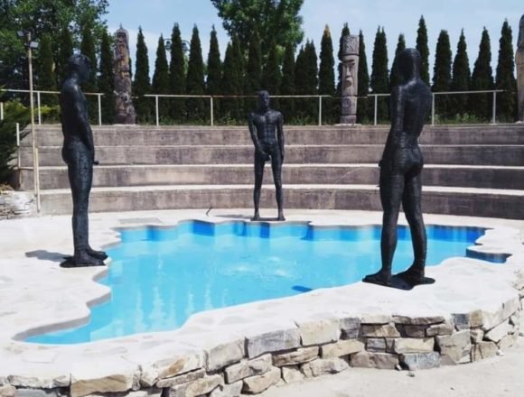 Instalacija “Sloga” uzbunila susjedstvo: Tri Predsjednika pišaju po BiH Instalacija “Sloga” uzbunila susjedstvo: Tri Predsjednika pišaju po BiH