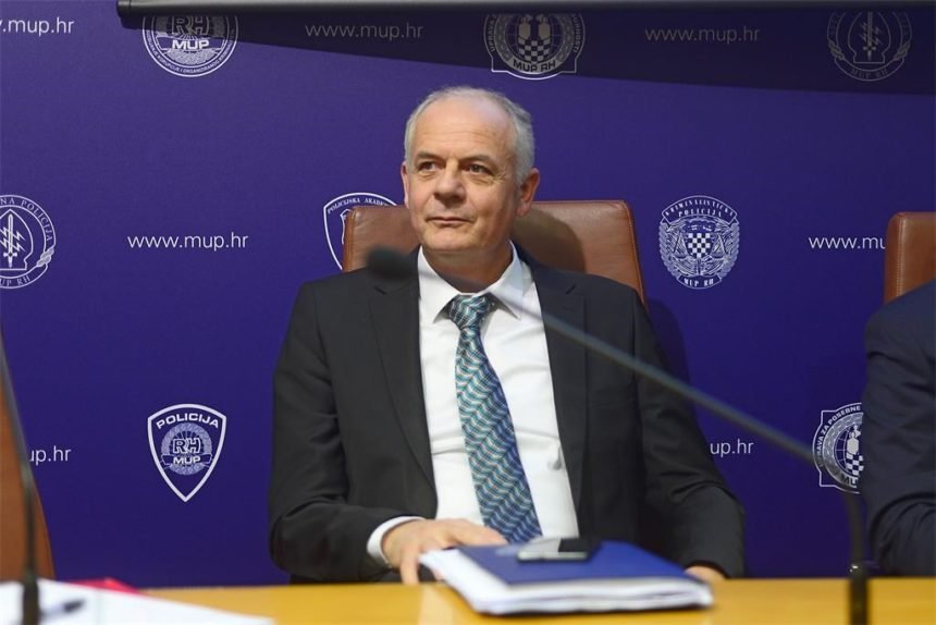 Božinovićev pomoćnik u istom danu zaposlio mladiće svojih kćeri, ali to nije sve
