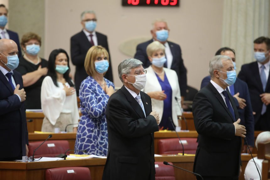 Lakrdija s maskama u Saboru: Jandroković nije znao odgovor na pitanje koje mu je postavila zastupnica Vidović Krišto