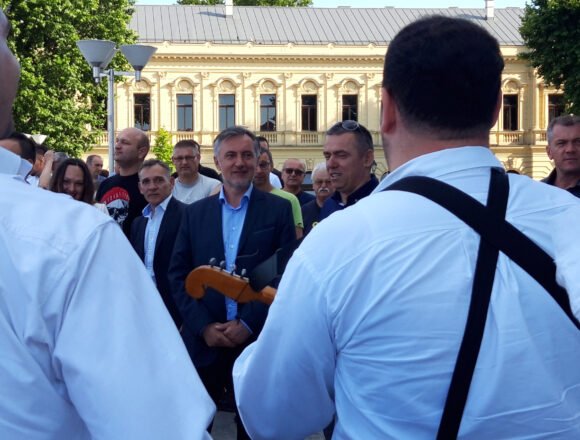 Zašto Domovinski pokret neće sudjelovati u službenoj proslavi Oluje: Evo njegovih šest razloga Zašto Domovinski pokret neće sudjelovati u službenoj proslavi Oluje: Evo njegovih šest razloga