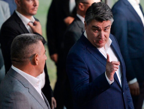 Milanović podijelio odlikovanja, a Gotovina poslao poruku: Puno je vremena prošlo od rata, ali nikad nije kasno učiniti dobro Milanović podijelio odlikovanja, a Gotovina poslao poruku: Puno je vremena prošlo od rata, ali nikad nije kasno učiniti dobro