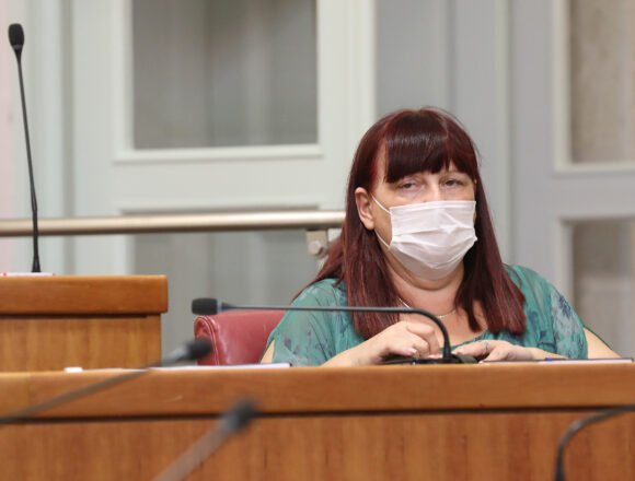 HDZ-ovka Maja Grba Bujević odgovorila liječnicima koji su je prozvali: Nemam se potrebu promovirati i prikupljati političke poene HDZ-ovka Maja Grba Bujević odgovorila liječnicima koji su je prozvali: Nemam se potrebu promovirati i prikupljati političke poene